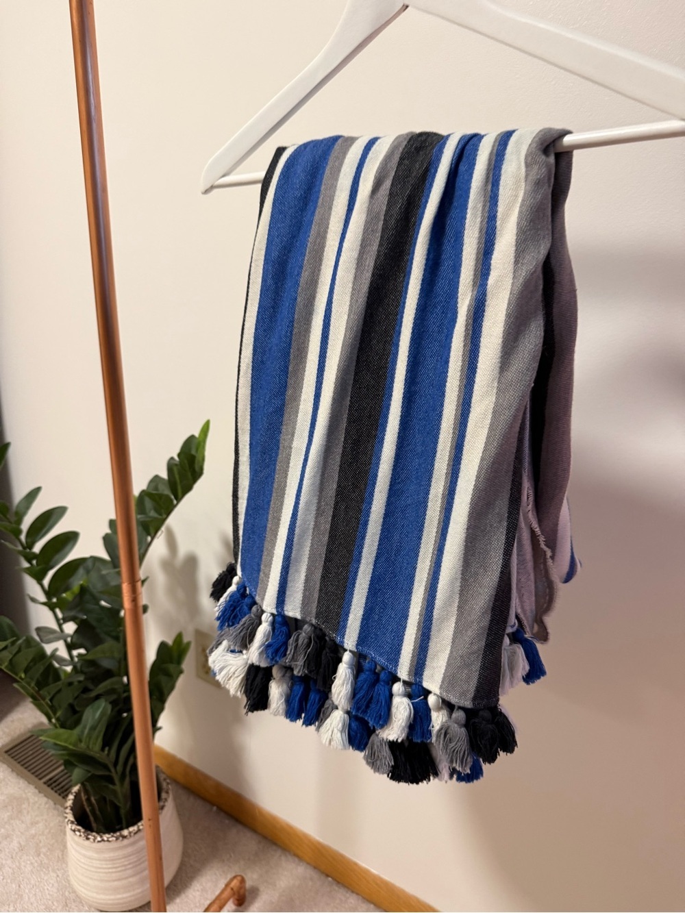 Kit and Ace cashmere tassel blanket scarf Blue, Gray, White & Black Striped - Picture 3 of 4